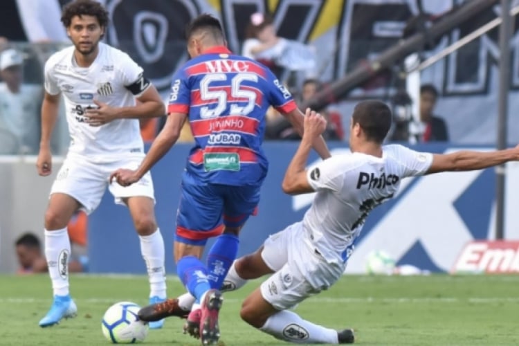 No jogo de ida do Brasileirão 2019, Santos e Fortaleza empatam em 3 a 3(foto: Divulgação/Santo...