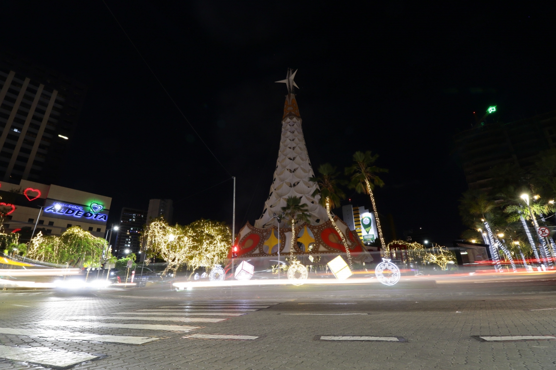 Decorações de Natal já fazem parte de espaços públicos de Fortaleza |  CIDADES | OPOVO+