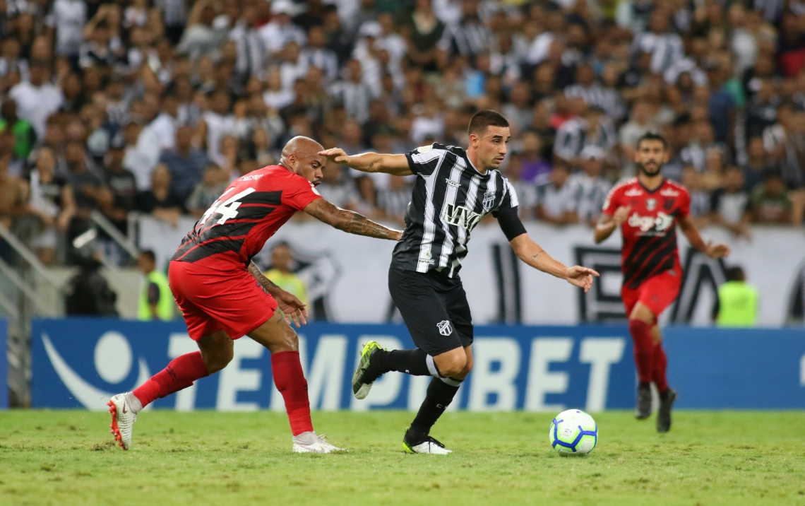 Cena de Ceará 1 x 1 Athletico-PR, 36ª rodada do Campeonato Brasileiro (Foto: Pedro Chaves/FCF)