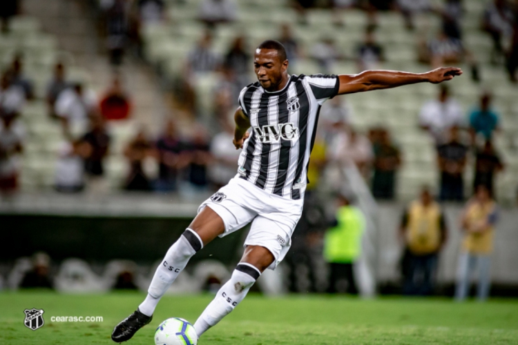 Luiz Ot&aacute;vio &eacute; um dos principais pilares da equipe do Cear&aacute;(foto: Stephan Eil...