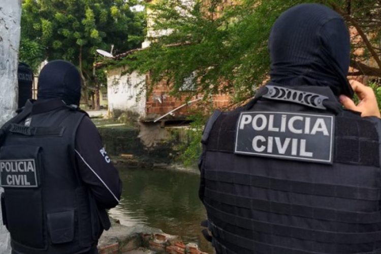 A Polícia Civil continua nas ruas durante toda a manhã desta quint