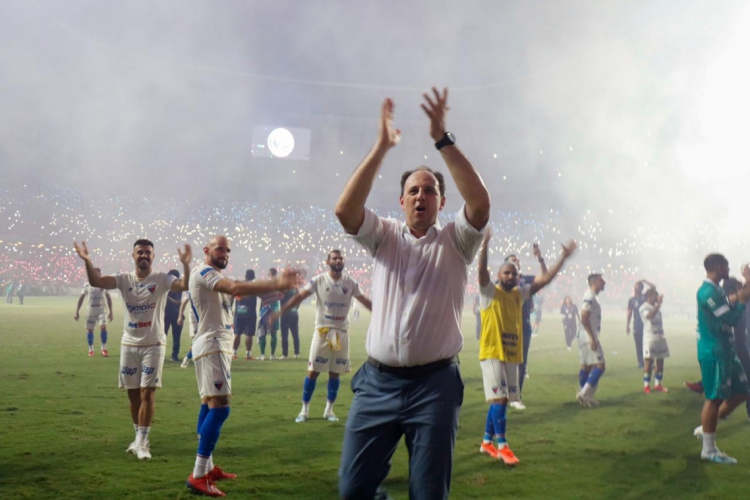 Rog&eacute;rio Ceni comemora campanha do Fortaleza na S&eacute;rie A, ap&oacute;s o &uacute;ltimo...