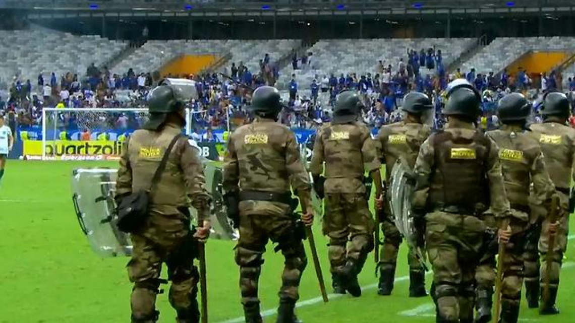 Polícia foi acionada para conter o clima tenso no estádio