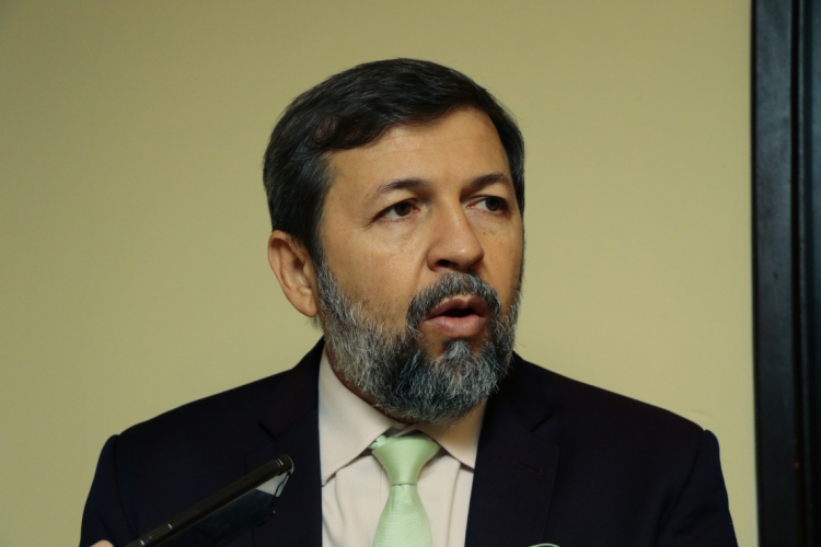 Em live nesse domingo, ￼Élcio Batista, secretário da Casa Civil do Estado, confirmou a liberação do trabalho de empregadas e empregados domésticos