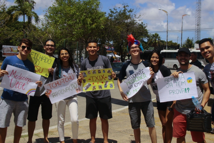 FORTALEZA, CE, BRASIL, 14-12-2019: Primeiro dia de provas da segunda fase de vestibular para os c...