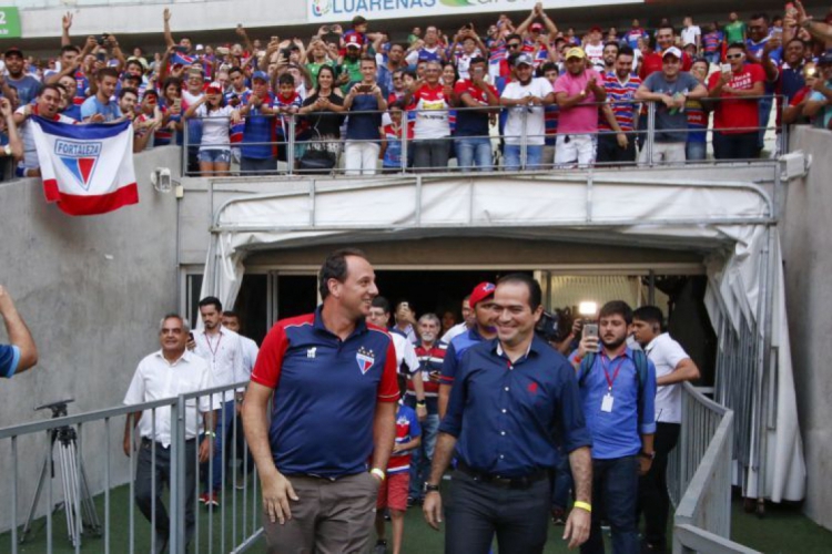 Rog&eacute;rio Ceni e Marcelo Paz t&ecirc;m conversado frequentemente por telefone durante a quarentena