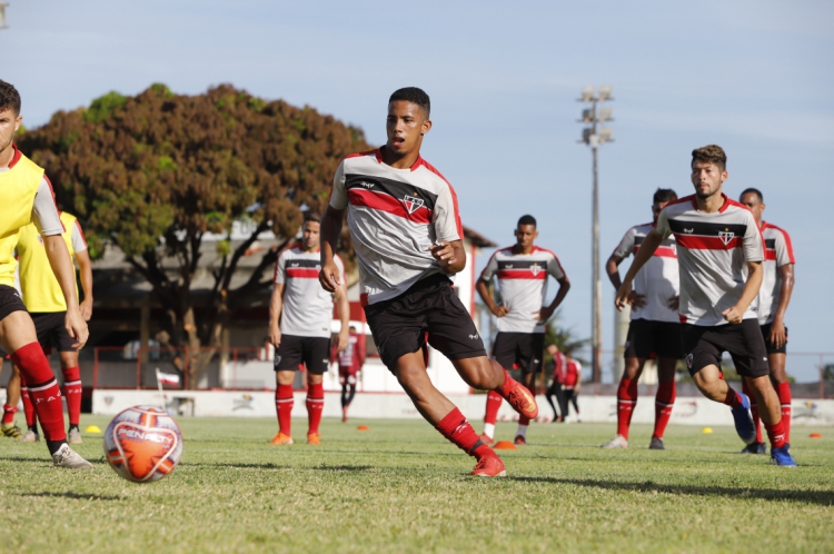 Fortaleza, CE BR - 18.12.19 Ferroviario Atletico Clube faz treinamento preparativo para Campeonato Cearense 2020 (Foto: Fco Fontenele/O POVO) Fortaleza, CE BR - 18.12.19 Ferroviario Atletico Clube faz treinamento preparativo para Campeonato Cearense 2020 (Foto: Fco Fontenele/O POVO)