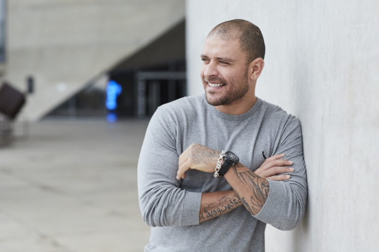 Acompanhe a agenda das transmiss&otilde;es ao vivo on-line - live - de artistas nacionais para hoje, s&aacute;bado, 18 de setembro (18/09); Diogo Nogueira e Orquestra Ouro Preto se apresentam no YouTube