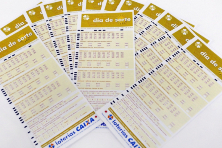 Primeiro sorteio de nova loteria da Caixa paga R$ 957 mil a