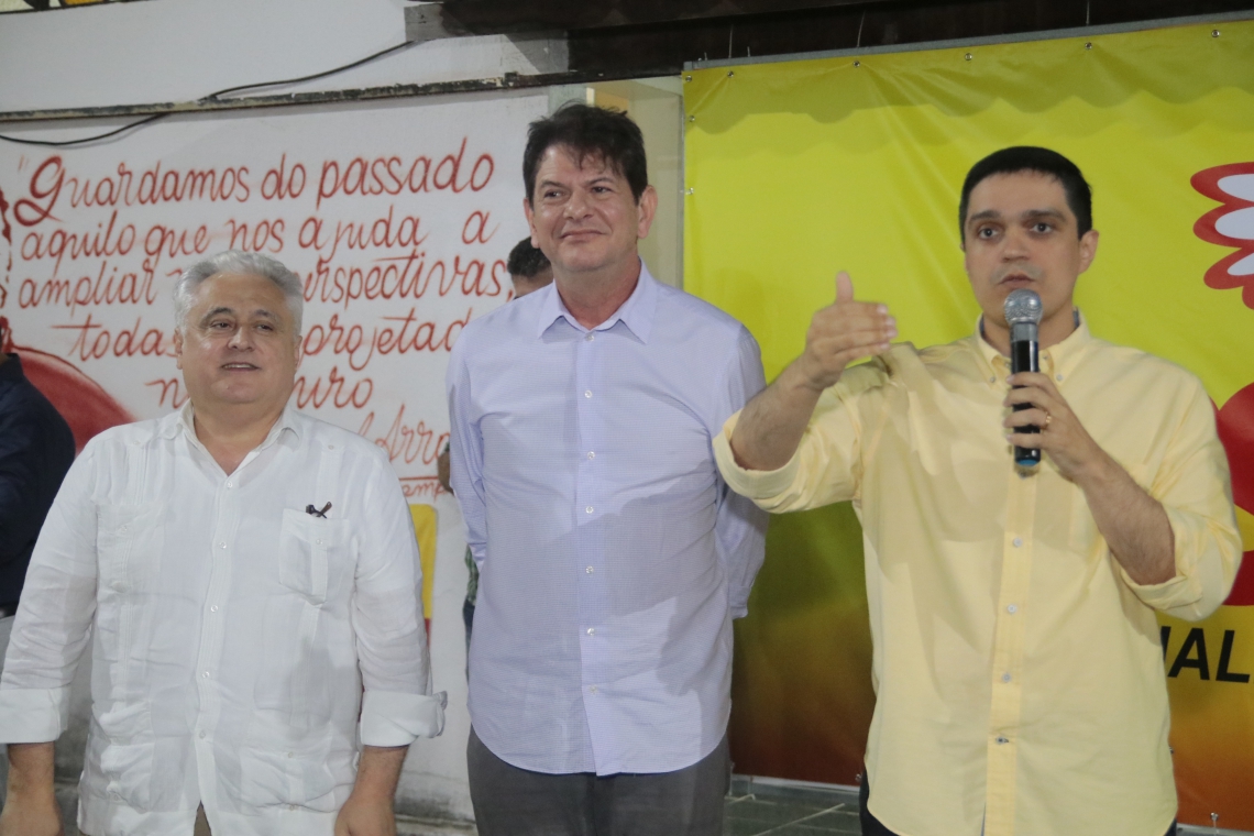 FORTALEZA-CE, BRASIL, 19-12-2019: Evento de filiação de novos quadros do PSB na sede da partido em Fortaleza. (Foto: Júlio Caesar) (Foto: JÚLIO CAESAR)