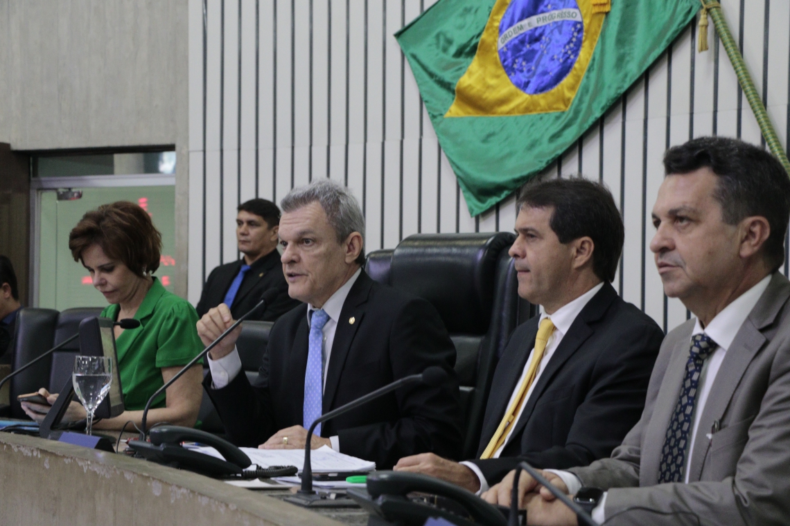 FORTALEZA, CE, BRASIL, 19-12-2019: Votação da Previdência estadual, na Assembléia Legislativa do Ceará. (Foto: Mauri Melo/O POVO).