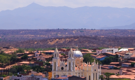 Vista aerea da Basilica de São Francisco no centro de Canindé 
