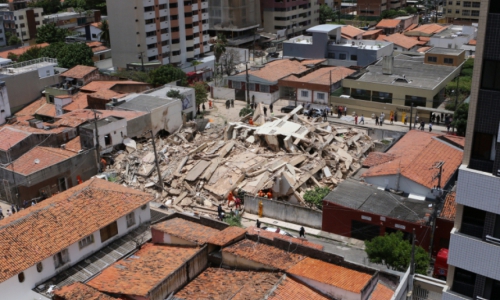 Edif&iacute;cio Andrea desabou em 15 de outubro