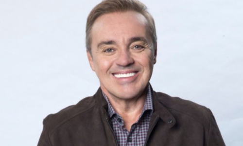 Apresentador Gugu Liberato  