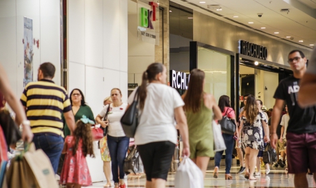 Os shoppings terão horário de funcionamento diferenciado como forma de prevenção 