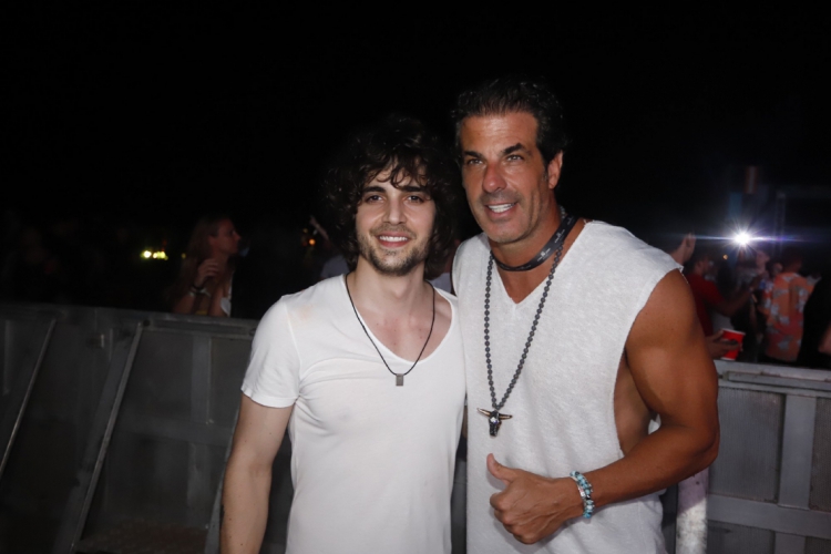 O cantor Fiuk com o empres&aacute;rio e apresentador Alvaro Garnero(foto: Fred Pontes/Divulga&cce...