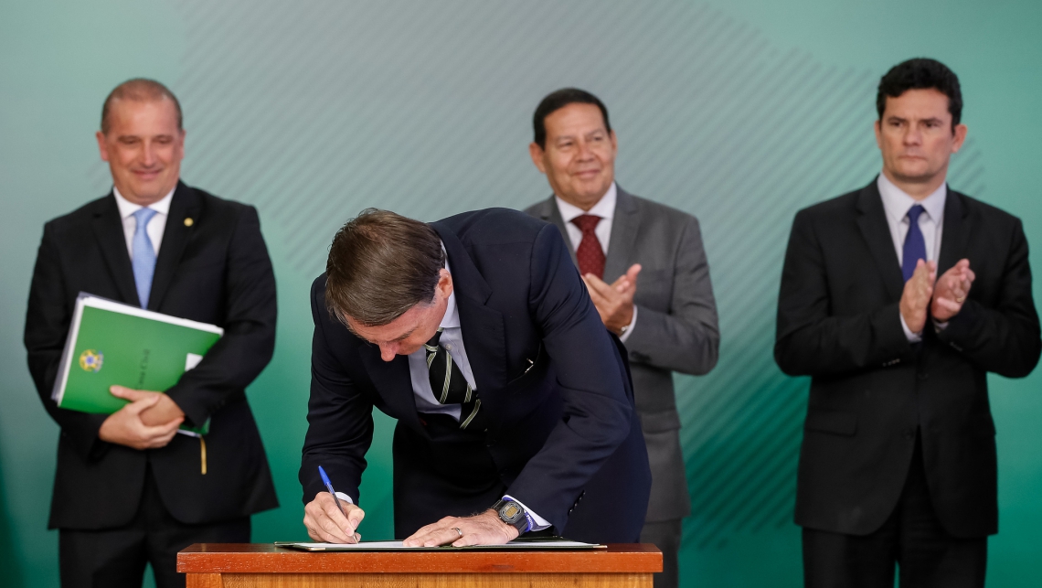 BOLSONARO assinou decreto sobre posse de armas em janeiro passado (Foto: Alan Santos/PR)