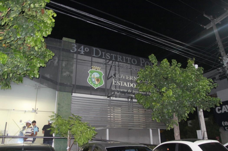 O policial se apresentou no 34º DP