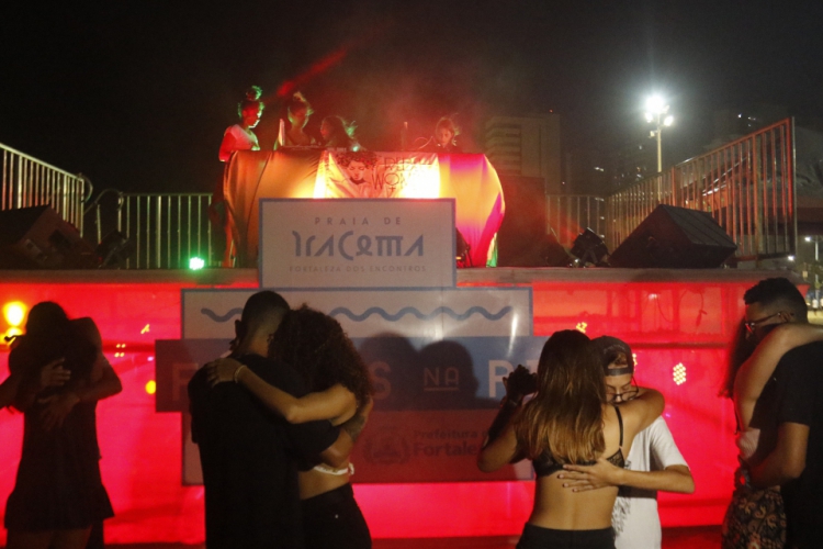 FORTALEZA, CE, BRASIL, 13-12-2019: Coletivo rebel Women se apresentou no primeiro dia das Férias Na PI  Praia de Iracema, Fortaleza, Ceará. (BARBARA MOIRA/ O POVO)