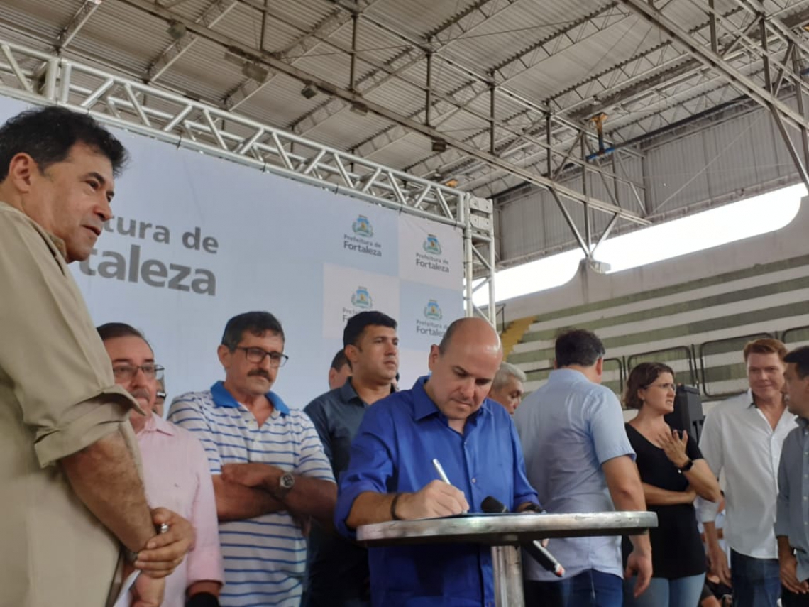 Roberto Cláudio autoriza reforma do ginásio Aécio de Borba