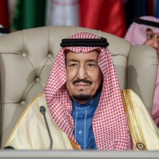 A monarquia absolutista da Arábia Saudita, de maioria sunita, é o berço do Islã e quer estabelecer-se como líder dos povos muçulmanos