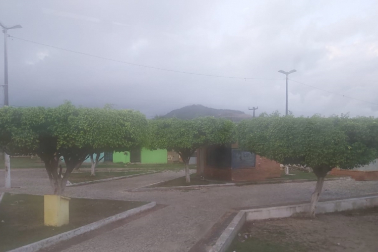 Céu nublado sobre a serra da Monguba, nesta quarta-feira, 15, em Pacatuba