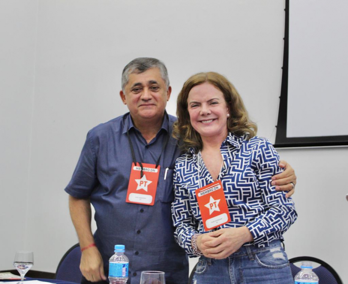 O deputado federal José Guimarães (PT) e Gleisi Hoffmann (PT), atual presidente da sigla (Foto: Divulgação)