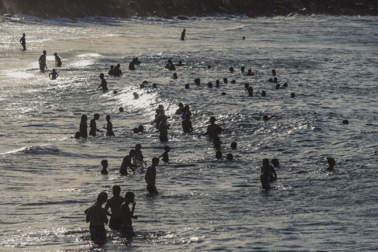 Banhistas devem evitar os trechos considerados como impr&oacute;prios devido a presen&ccedil;a de subst&acirc;ncias que oferecem risco &agrave; sa&uacute;de