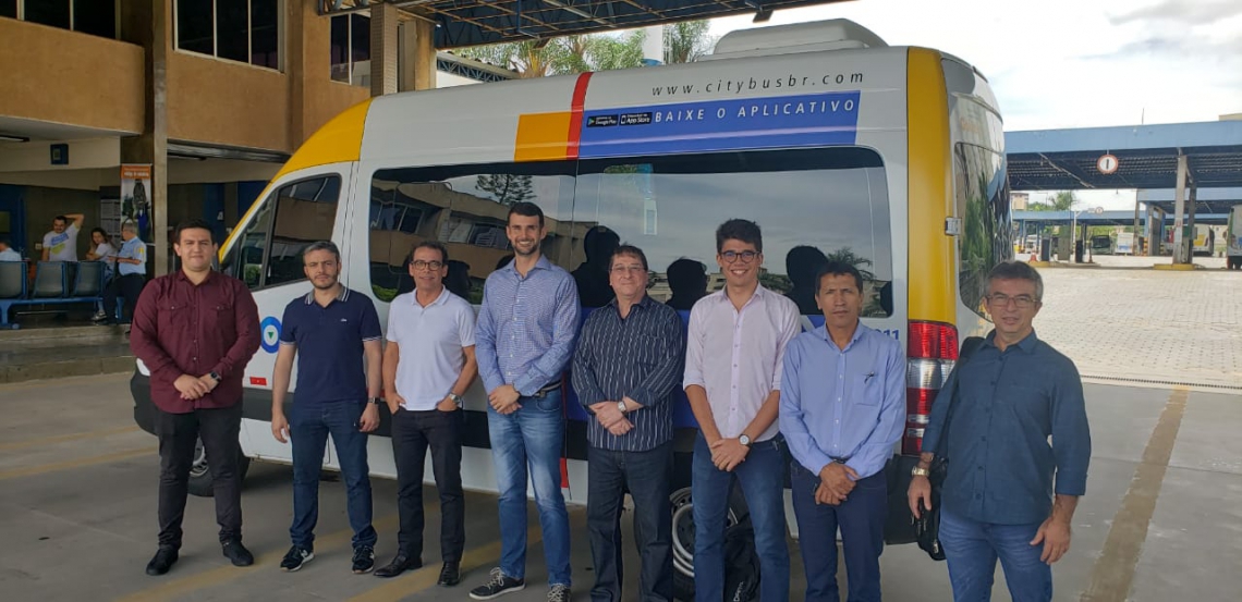 Da esquerda pra direita: HP Transportes: Flavislei Costa (Gerente de Design do Serviço), Hugo Santana (Diretor de transportes); Sindionibus: Gustavo Porto, Dimas Barreira, Francisco Pessoa Neto; Etufor: Antônio Ferreira; Secretaria da Consevação e Serviços Públicos: Renan Carioca