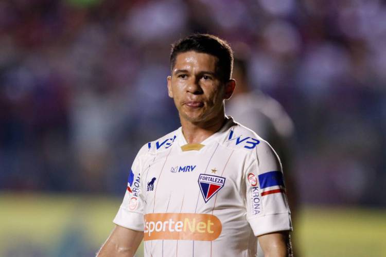 Osvaldo foi o segundo jogador substitu&iacute;do no Fortaleza diante do Santos 