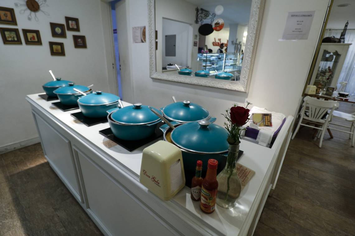 Buffet não pode cobrar multa por festa cancelada por crise da Covid19