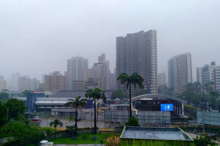 Chuva forte é registrada na Aldeota