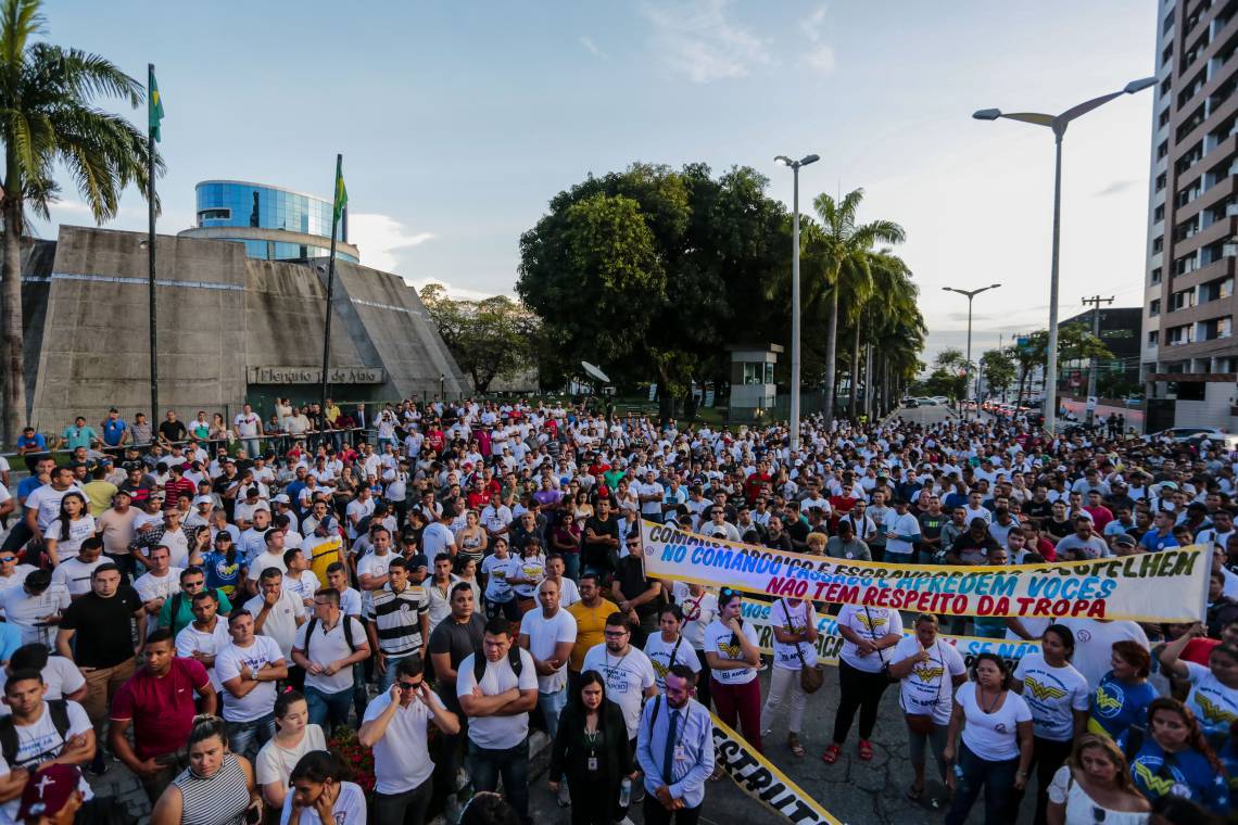 ￼NO ÚLTIMO dia 6 de fevereiro, agentes de segurança se mobilizaram em frente à Assembleia Legislativa (Foto: AURELIO ALVES)