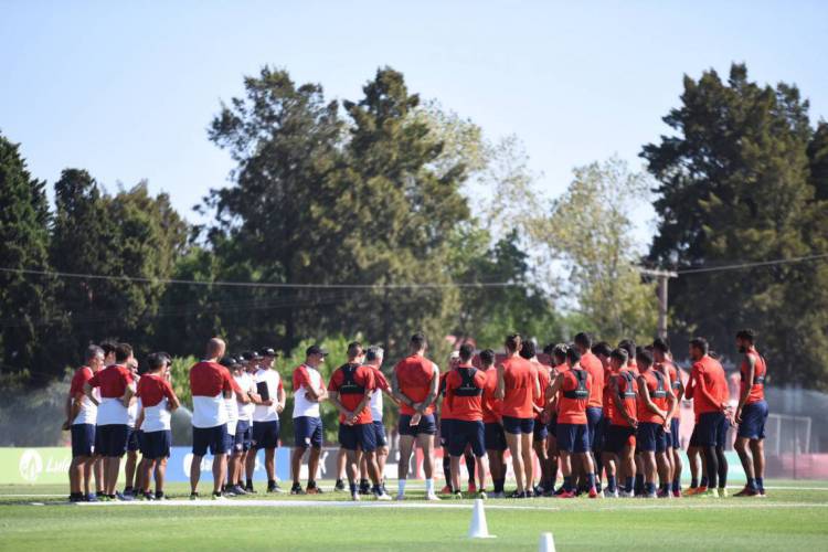 Lucas Pusineri foi anunciado como técnico do Rojo em dezembro de 2019