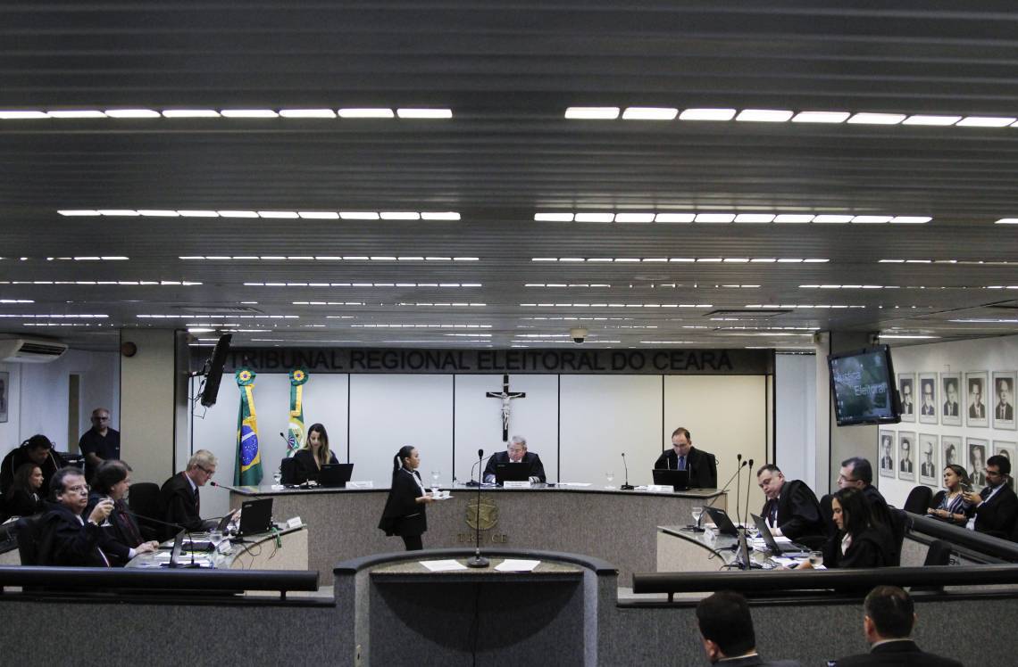FORTALEZA, CE, BRASIL, 12-02-2020:  Julgamento no Tribunal Regional Eleitoral da cassação do deputado federal Genecias Noronha e da deputada estadual Aderlânia Noronha (Foto: Beatriz Boblitz/ O POVO)