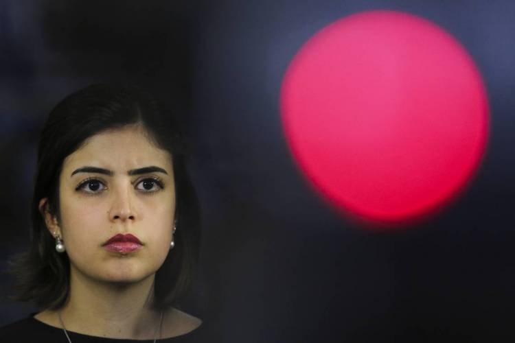 A deputada Tabata Amaral, no salão verde da Câmara dos Deputados