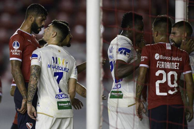 Independiente venceu o Fortaleza por 1 a 0 no jogo da ida, em Buenos Aires