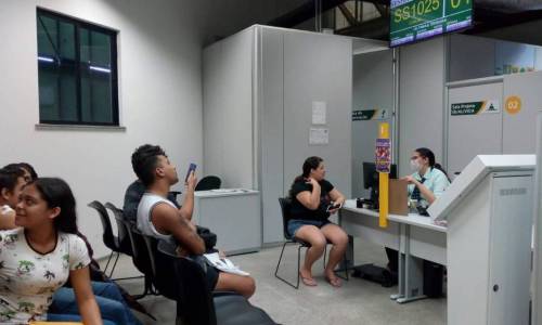 Governo do Ceará realiza ação de testagem rápida para HIV e orientação sobre cuidados e formas de prevenção à infecções sexualmente transmissíveis. Governo do Ceará realiza ação de testagem rápida para HIV e orientação sobre cuidados e formas de prevenção à infecções sexualmente transmissíveis.