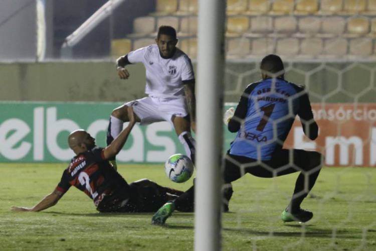 Leandro Carvalho fez o gol do Ceará na partida