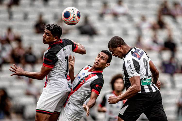 Rodrigão desencantou com gol de cabeça no segundo tempo 