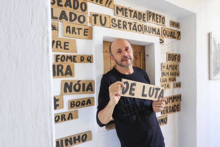 Carri Costa, propriet&aacute;rio do Teatro da Praia, que sofre risco de despejo
