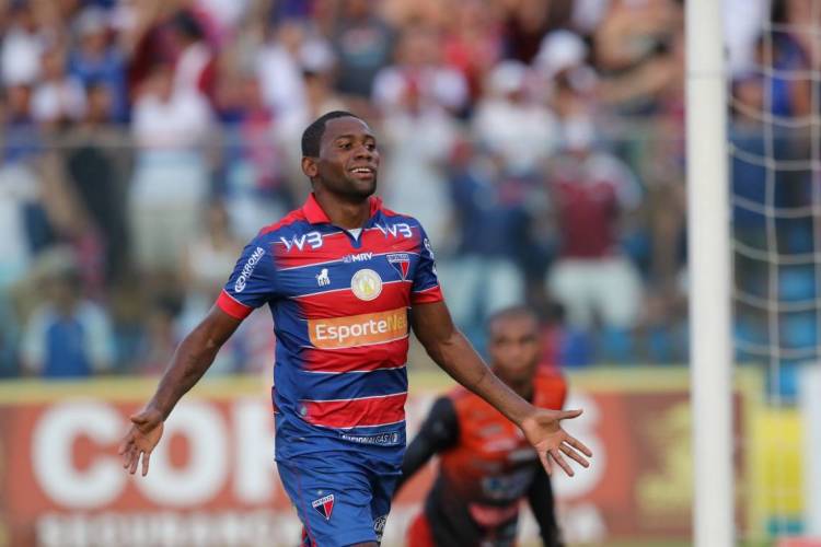 FORTALEZA, CE, BRASIL, 01.03.2020:  Jogo pelo campeonato cearense Fortaleza vs Barbalha, estadio Presidente Vargas.  (Fotos: Fabio Lima/O POVO)