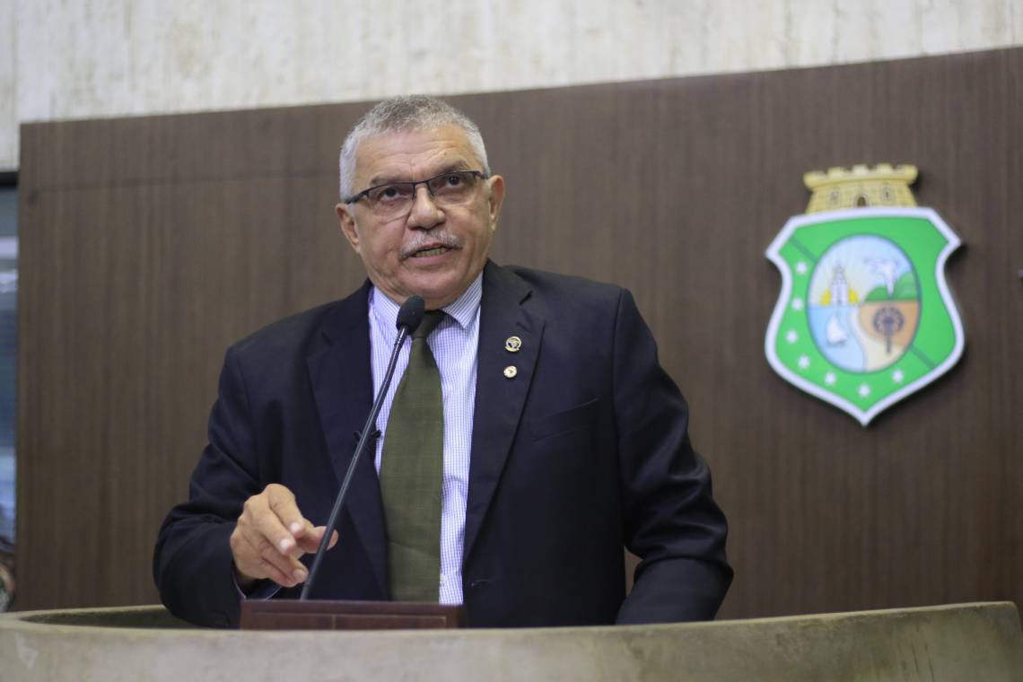 Delegado Cavalcante é acusado de usar estrutura do gabinete para auxiliar criação do partido de Jair Bolsonaro (Foto: DEÍSA GARCÊZ/Especial para O POVO)