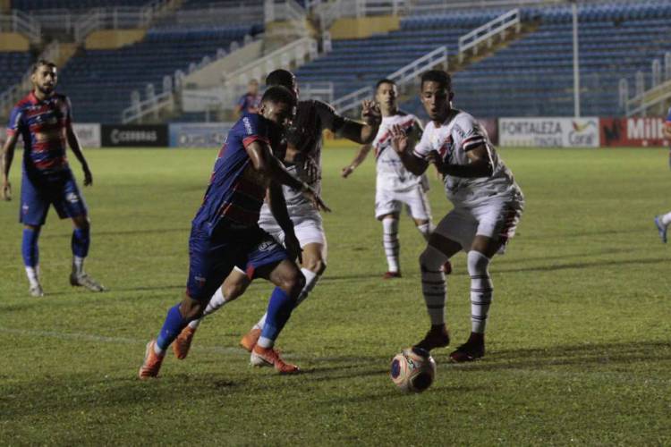 Ferroviário e Fortaleza jogam pelo Campeonato Cearense 2020 no estádio Presidente Vargas