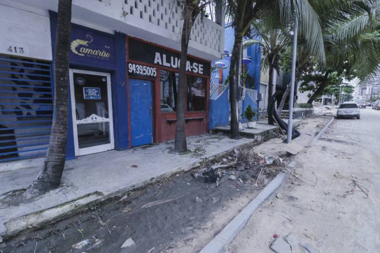 Lojas, bares, restaurantes e igrejas ser&atilde;o fechados no Estado at&eacute; o pr&oacute;ximo dia 29.