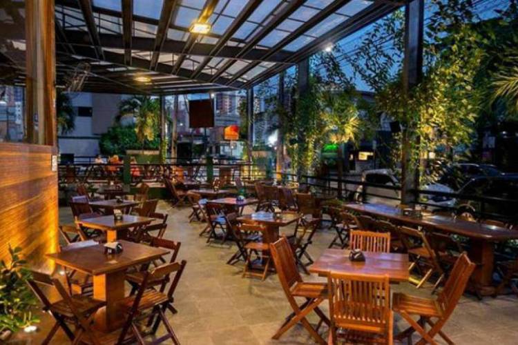 Bar em Fortaleza &eacute; acusado de transfobia