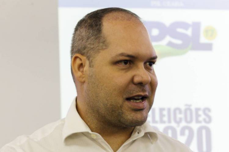 Heitor Freire, deputado federal do Partido Social Liberal - PSL (Foto: Sandro Valentim/O POVO)