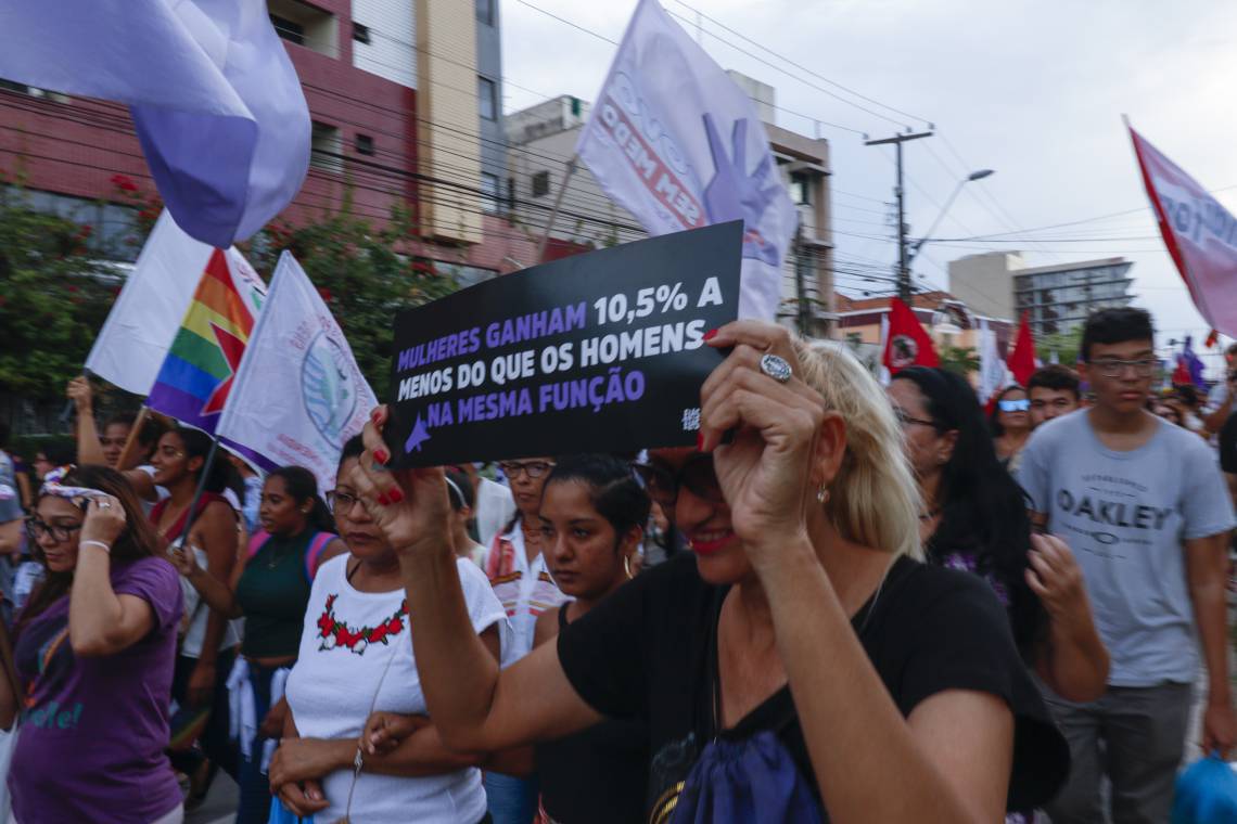 Muito mais que ganhar flores e bombons, o Dia Internacional da Mulher, 8 de março, é dia de luta.