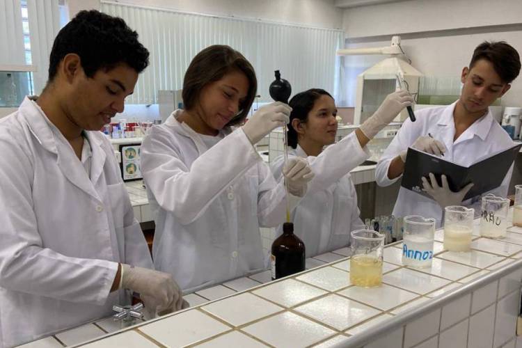 Os alunos de Pedra Branca, apresentaram a pesquisa sobre diabetes na Expo Nacional Milset Brasil