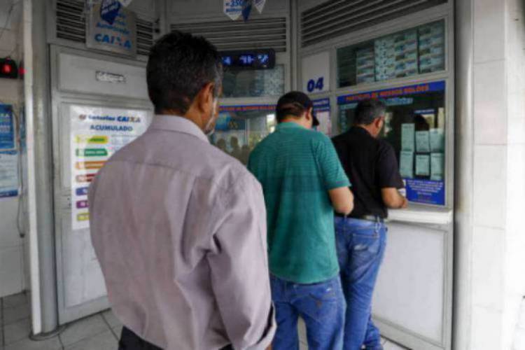 O resultado da Loteria Federal Concurso 5476 será divulgado na noite de hoje, 14. O prêmio de maior valor é de R$ 500 mil 